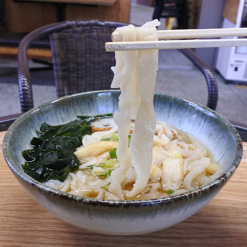 鳴ちゅるうどんの写真